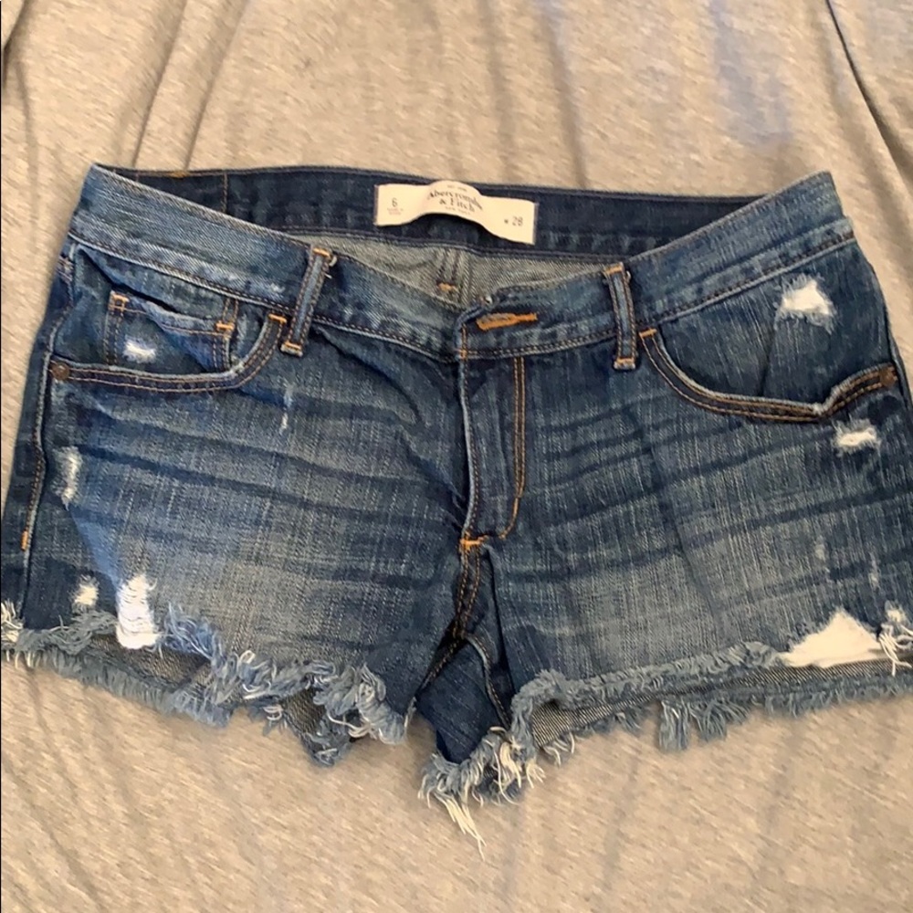 Abercrombie & Fitch Jean Shorts size 6 W 28